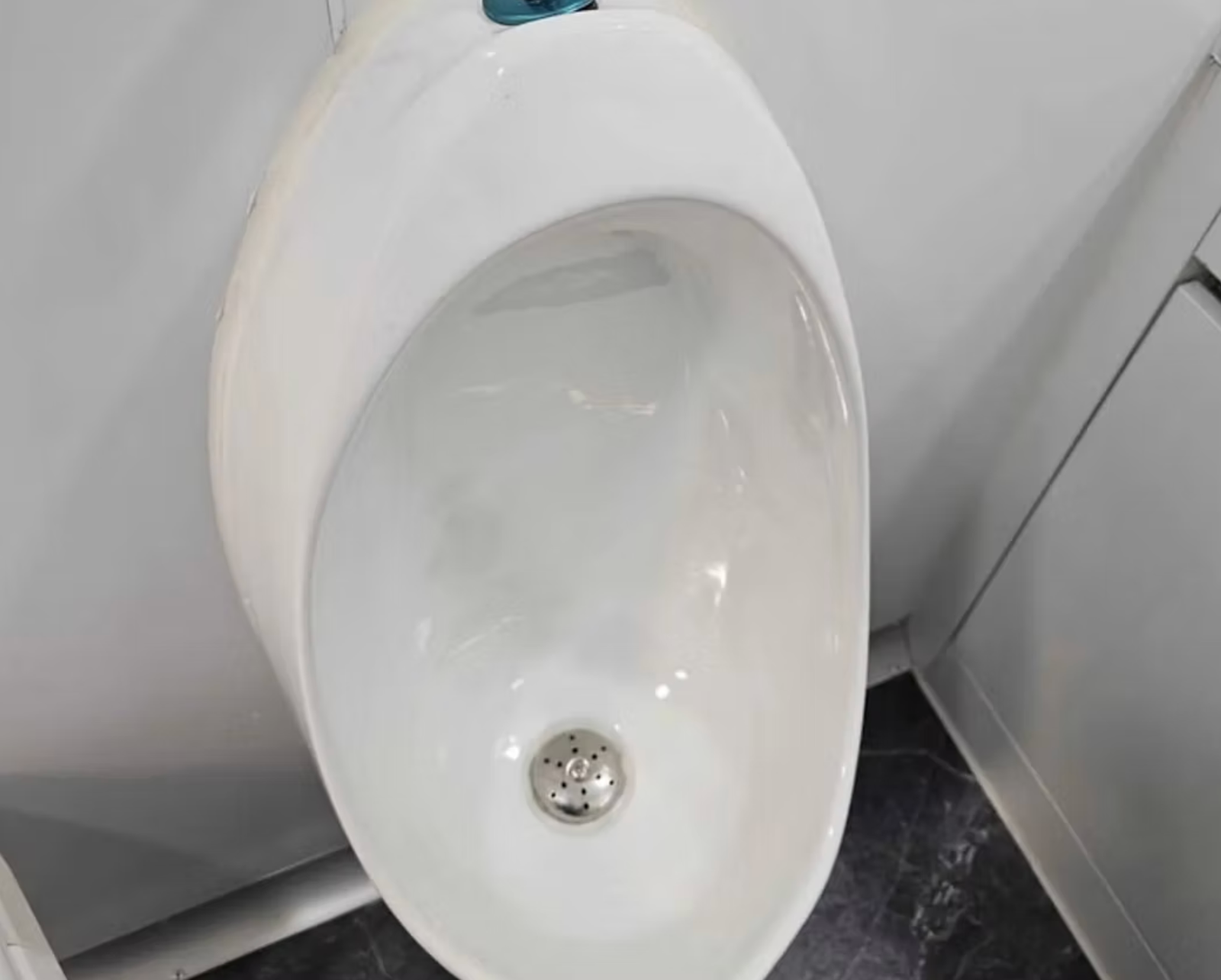 Compact 2-Station Portable Toilet Trailer – 380L Fresh Water Tank - Image 6