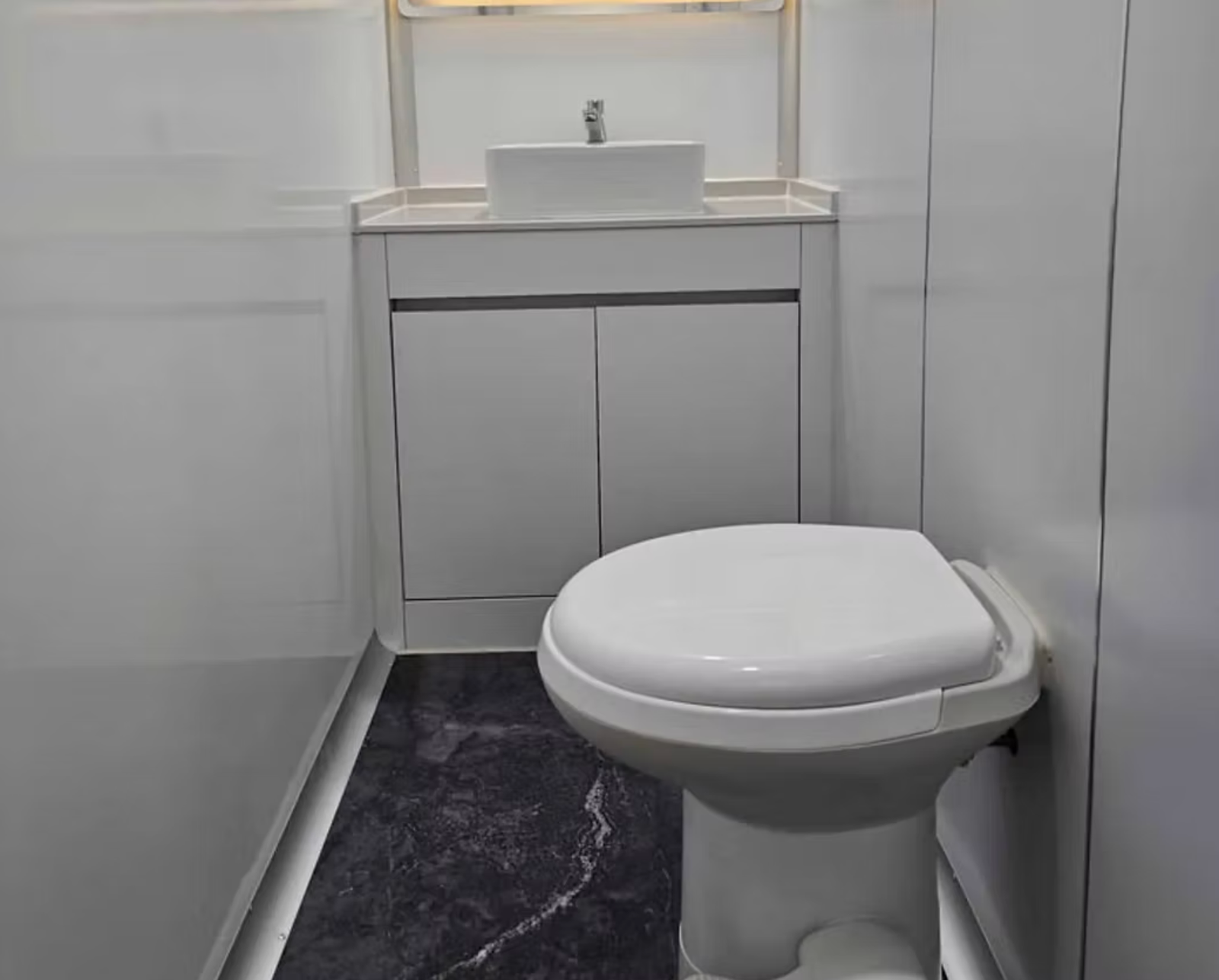 Compact 2-Station Portable Toilet Trailer – 380L Fresh Water Tank - Image 7